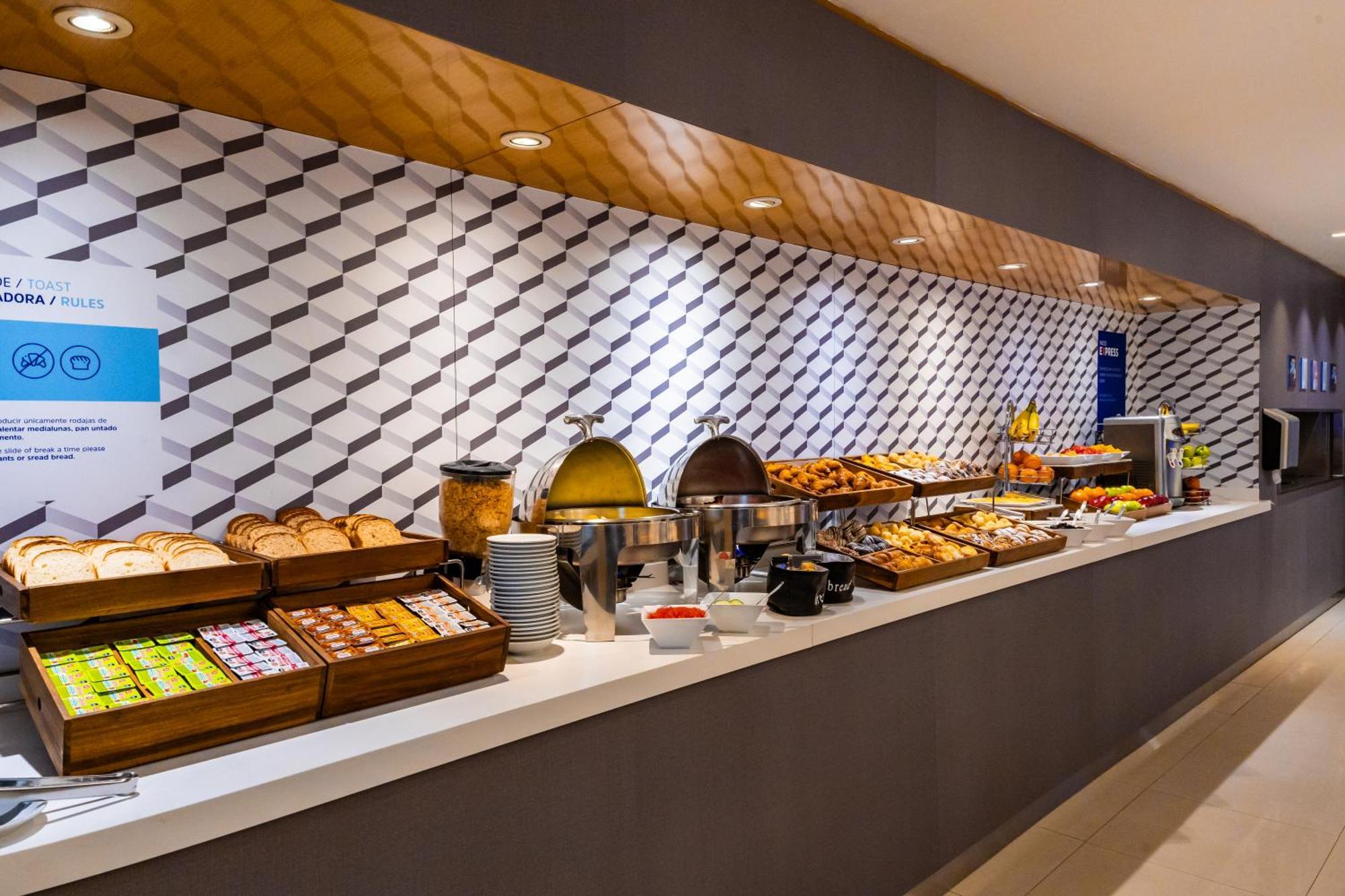 Holiday Inn Express Rosario By Ihg Exterior foto